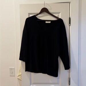 Aritzia Wilfred Black V-Neck Sweater 3/4 sleeves